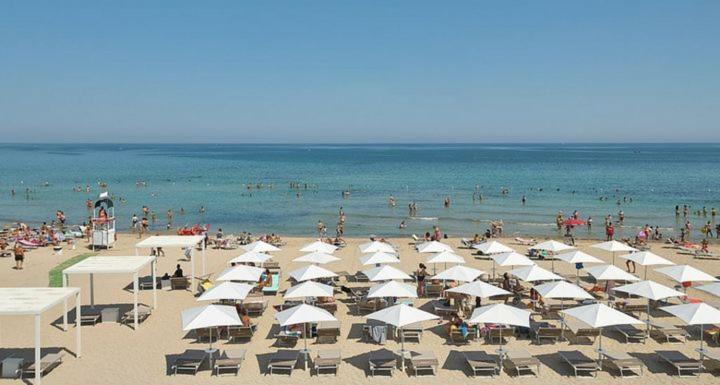 Faro Sul Mare Luxury Apartment - Zona Fiera Bari Exterior photo