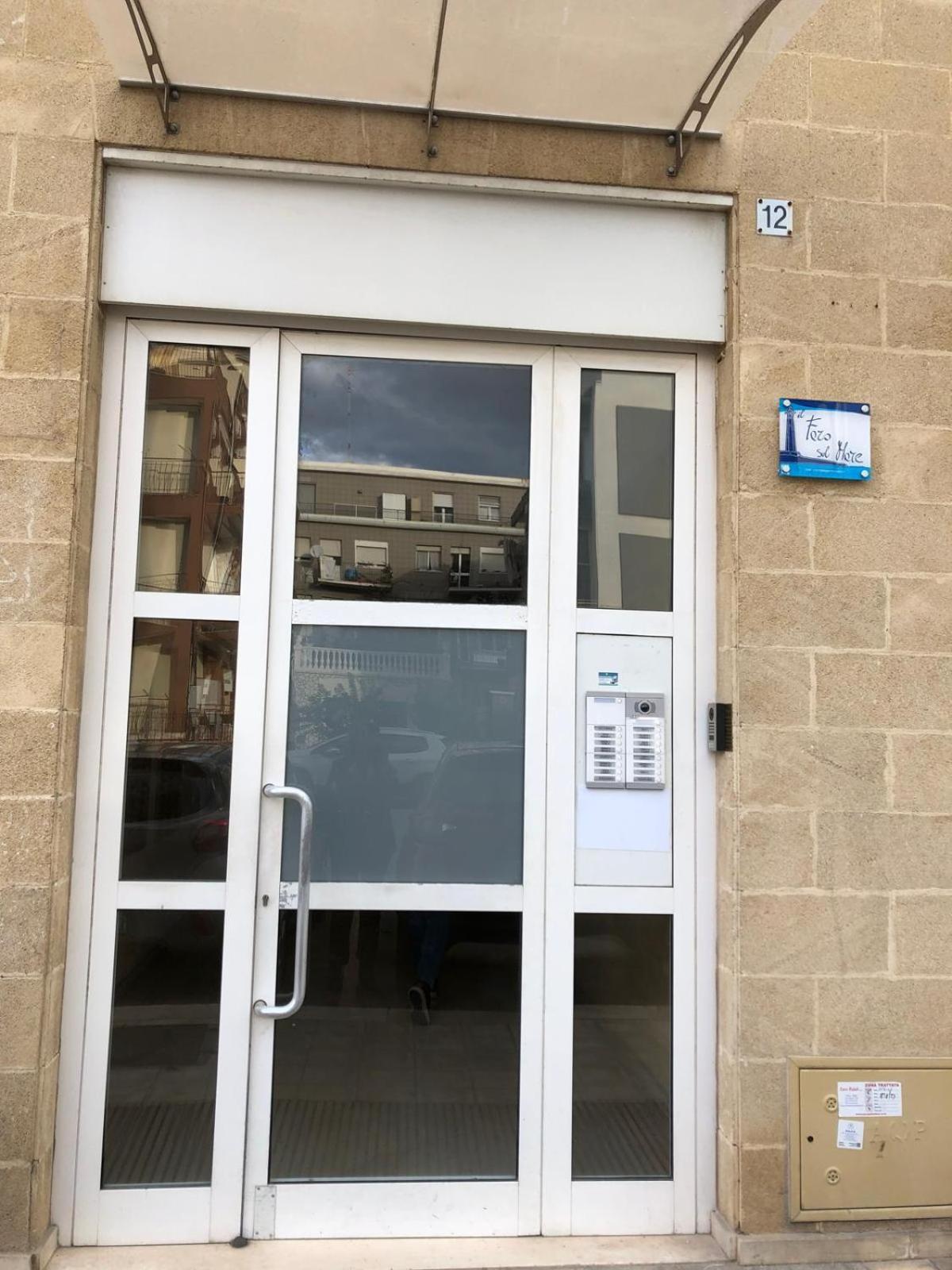 Faro Sul Mare Luxury Apartment - Zona Fiera Bari Exterior photo